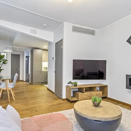Luxuriously Furnished, Spacious Rotermanni Jewel Appartement *